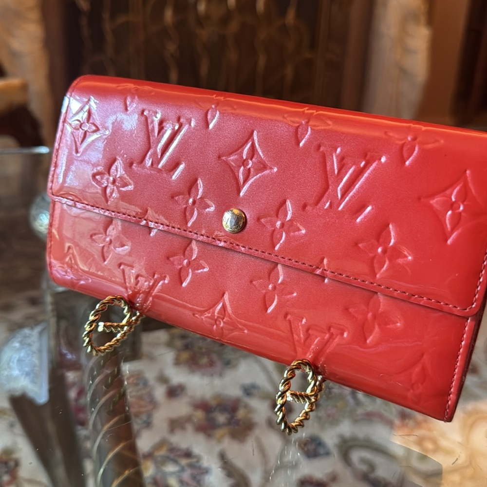 Wallet Louis Vuitton wallet Cherry Red Embossed Wallet - Picture 2 of 8
